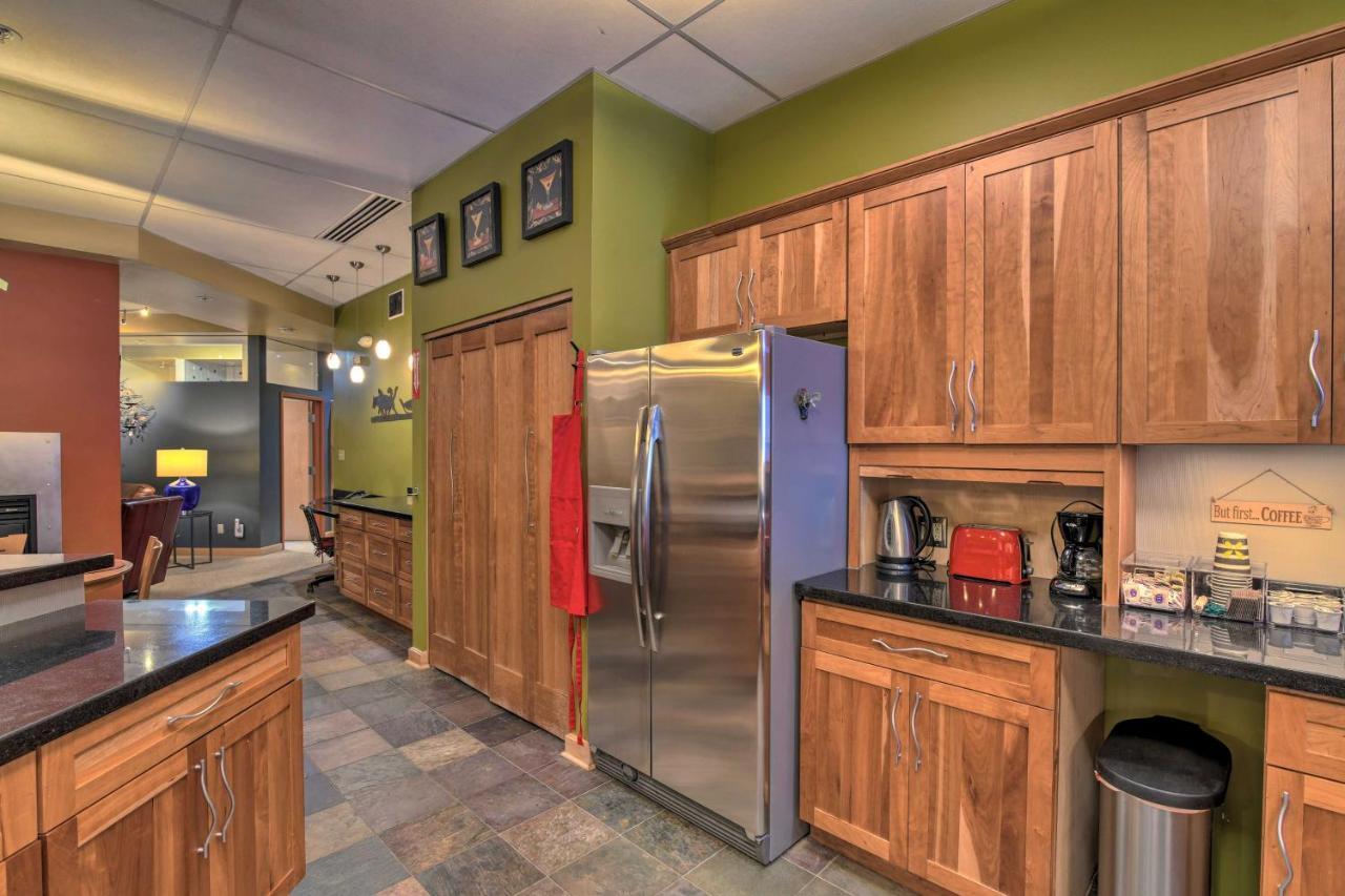 Idyllic Dtwn Anchorage Condo With Fireplace! Extérieur photo